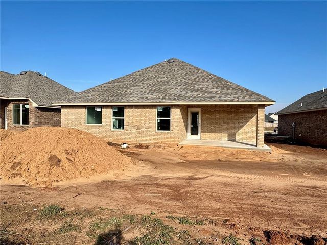 9324 NW 143rd Street, Yukon, OK 73099