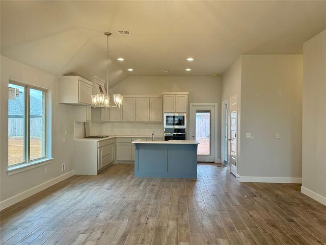 9324 NW 143rd Street, Yukon, OK 73099