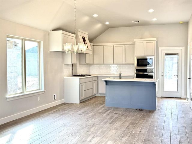 9324 NW 143rd Street, Yukon, OK 73099