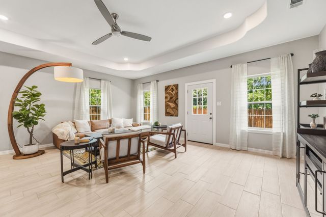 2808 Binyon, Fort Worth, TX 76133