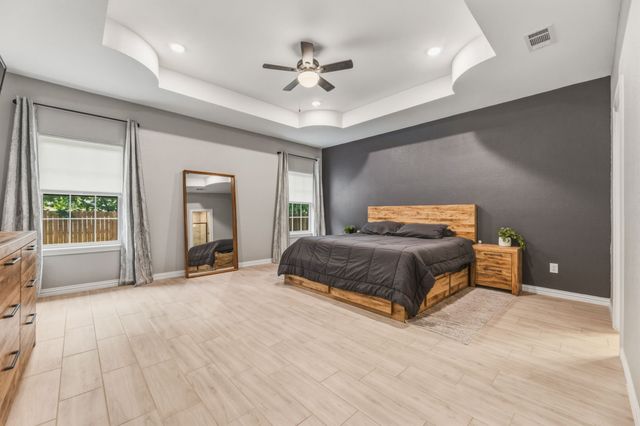 2808 Binyon, Fort Worth, TX 76133