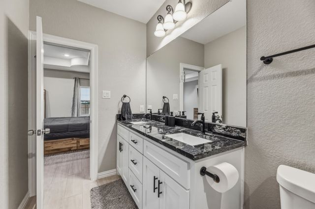 2808 Binyon, Fort Worth, TX 76133