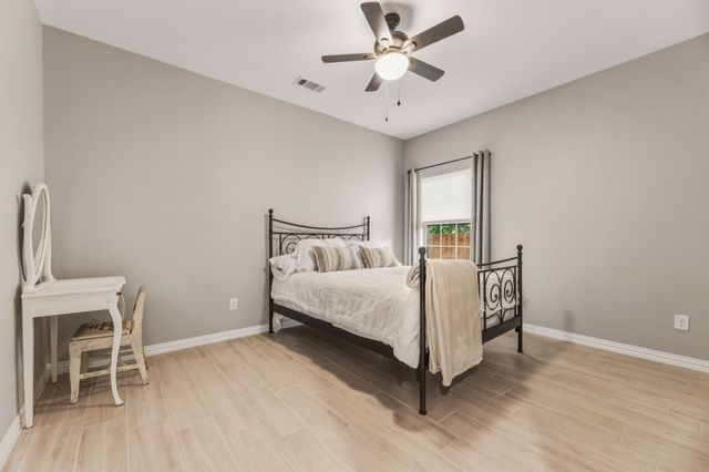 2808 Binyon, Fort Worth, TX 76133