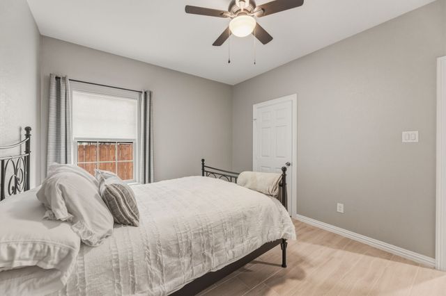 2808 Binyon, Fort Worth, TX 76133