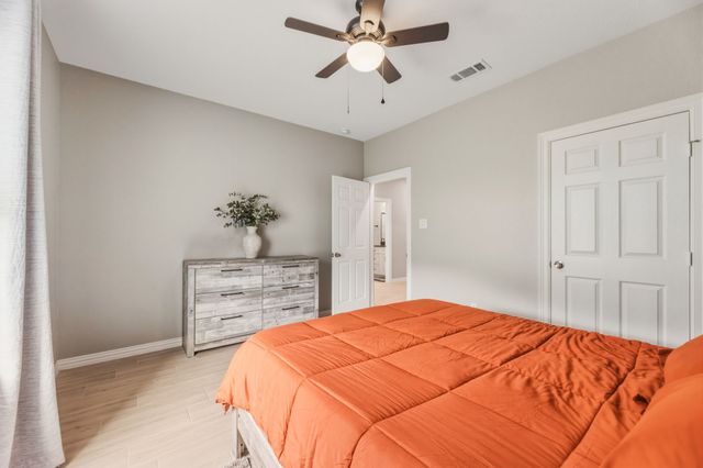 2808 Binyon, Fort Worth, TX 76133