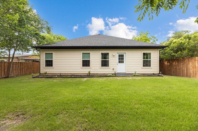 2808 Binyon, Fort Worth, TX 76133