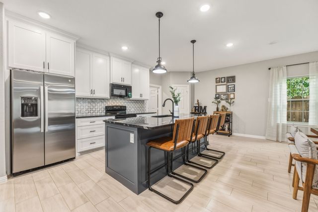 2808 Binyon, Fort Worth, TX 76133
