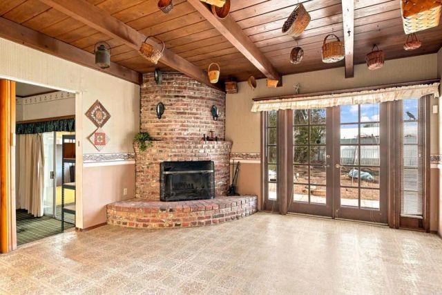 1045 Warmlands Avenue, Vista, CA 92084