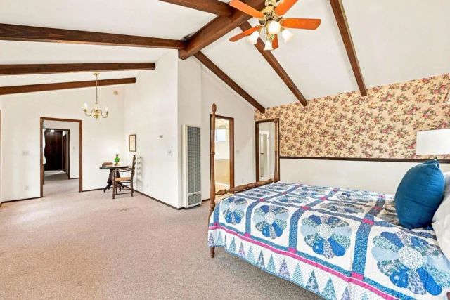 1045 Warmlands Avenue, Vista, CA 92084