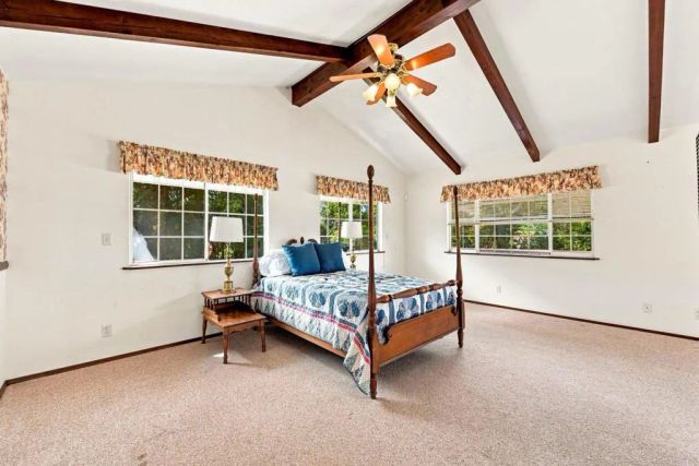 1045 Warmlands Avenue, Vista, CA 92084