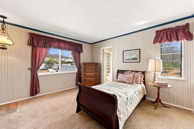 1045 Warmlands Avenue, Vista, CA 92084