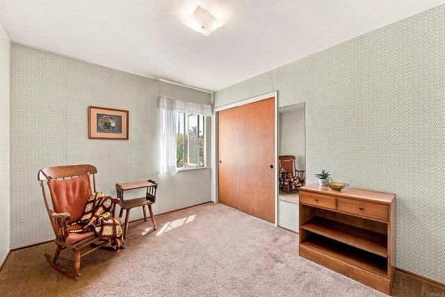1045 Warmlands Avenue, Vista, CA 92084