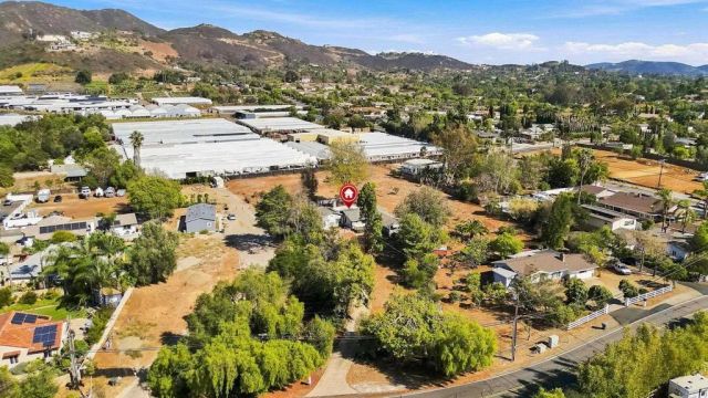 1045 Warmlands Avenue, Vista, CA 92084