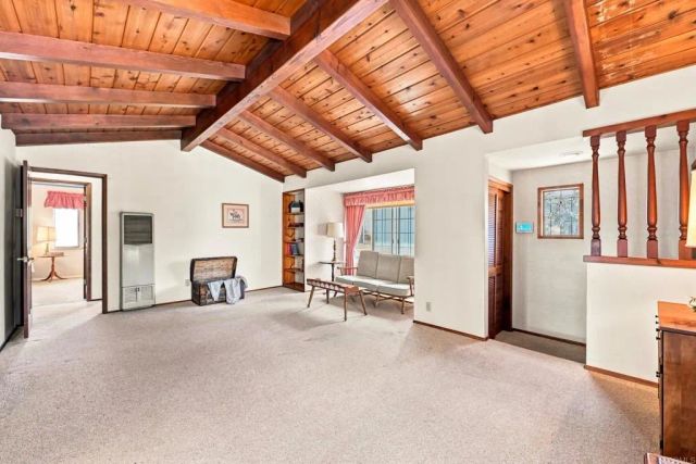 1045 Warmlands Avenue, Vista, CA 92084