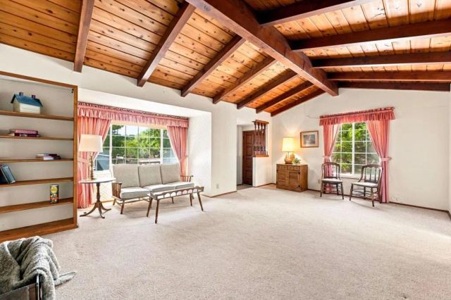 1045 Warmlands Avenue, Vista, CA 92084