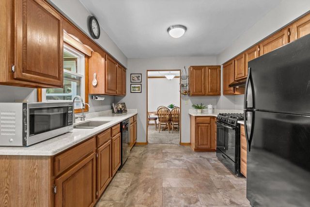 101 BRIAR DRIVE, Neenah, WI 54956