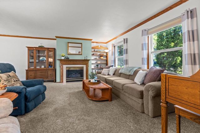 101 BRIAR DRIVE, Neenah, WI 54956