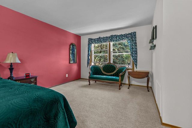 101 BRIAR DRIVE, Neenah, WI 54956