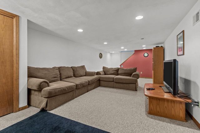 101 BRIAR DRIVE, Neenah, WI 54956