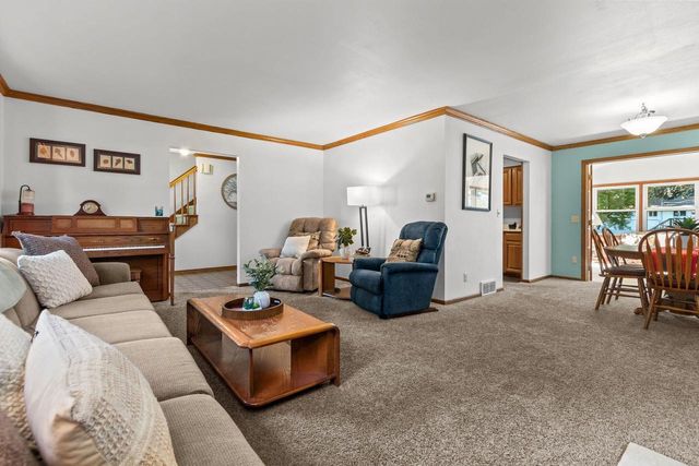 101 BRIAR DRIVE, Neenah, WI 54956