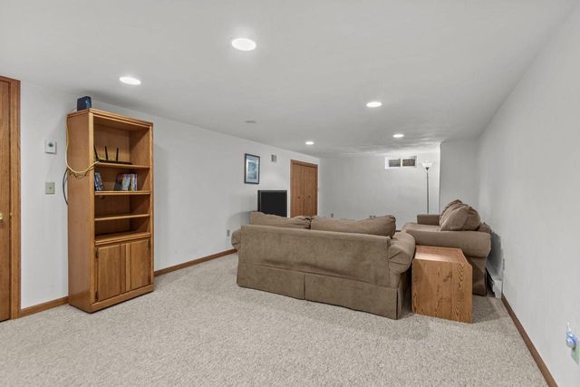 101 BRIAR DRIVE, Neenah, WI 54956