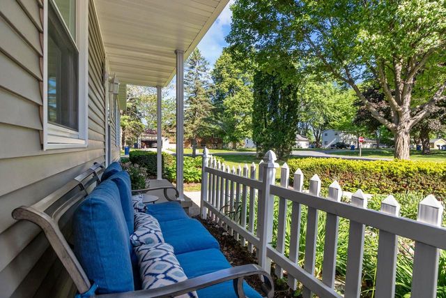 101 BRIAR DRIVE, Neenah, WI 54956