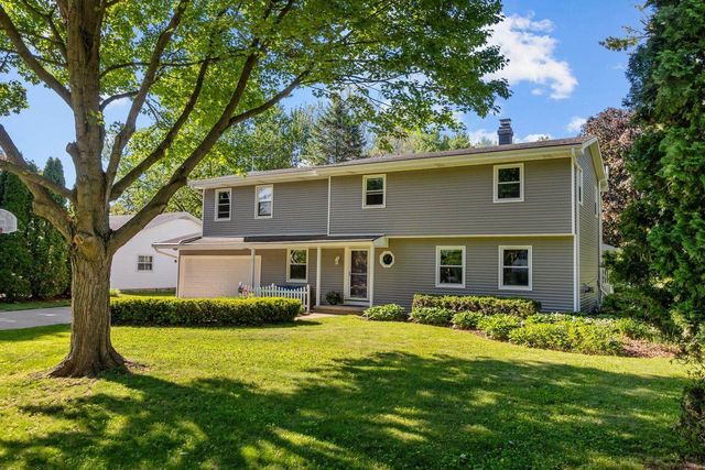 101 BRIAR DRIVE, Neenah, WI 54956
