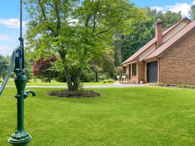 1978 Laurel Creek RD NE, Pilot, VA 24138