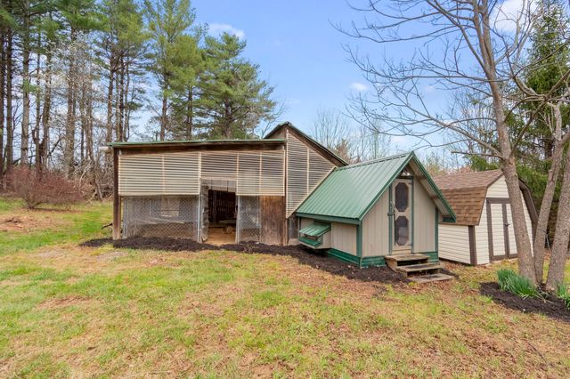 1978 Laurel Creek RD NE, Pilot, VA 24138