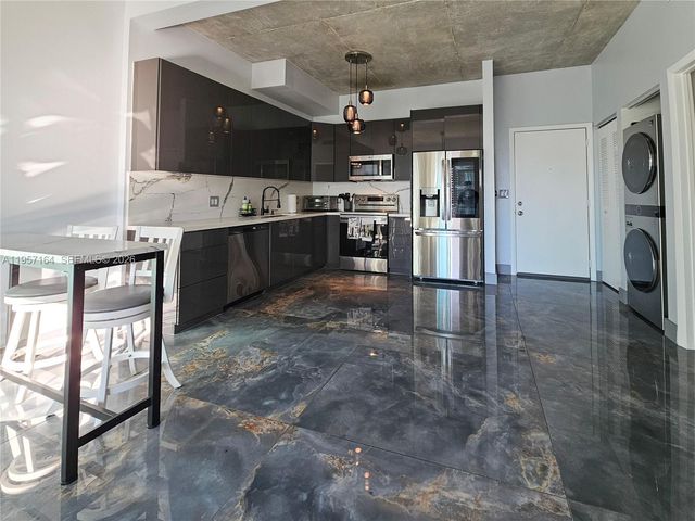 234 NE 3rd St 1003, Miami, FL 33132