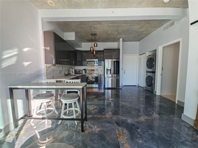 234 NE 3rd St 1003, Miami, FL 33132