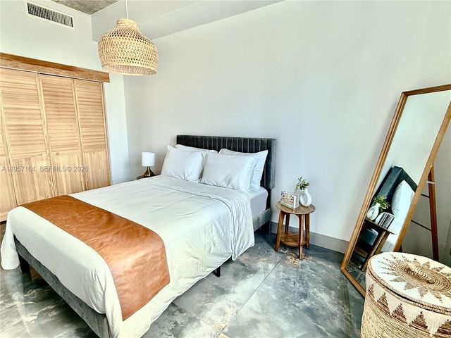 234 NE 3rd St 1003, Miami, FL 33132