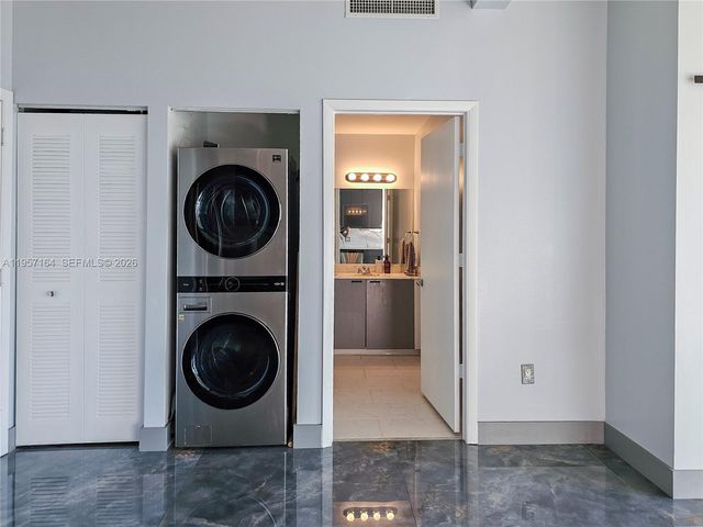 234 NE 3rd St 1003, Miami, FL 33132