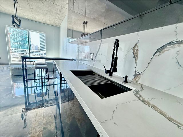 234 NE 3rd St 1003, Miami, FL 33132