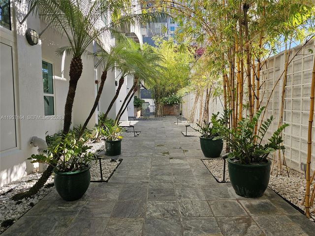 234 NE 3rd St 1003, Miami, FL 33132