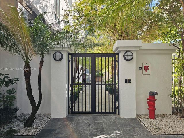 234 NE 3rd St 1003, Miami, FL 33132