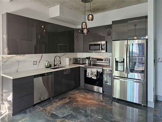 234 NE 3rd St 1003, Miami, FL 33132