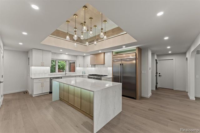 4154 Nearbrook Road, Bloomfield Hills, MI 48302