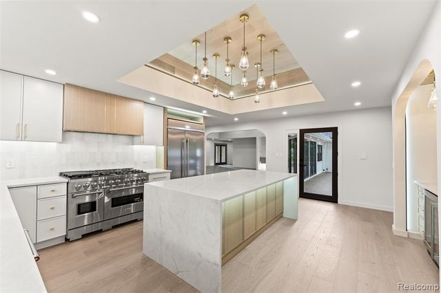 4154 Nearbrook Road, Bloomfield Hills, MI 48302