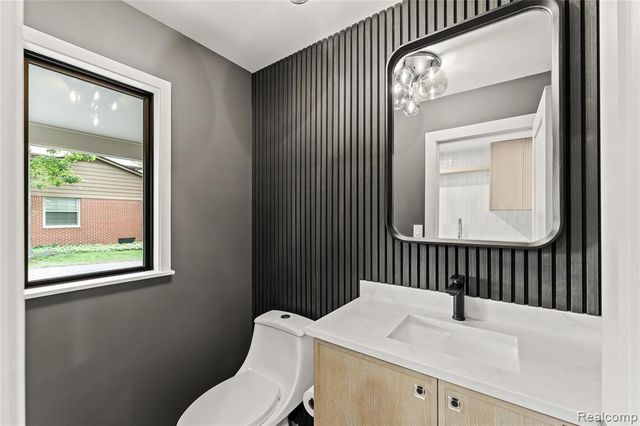 4154 Nearbrook Road, Bloomfield Hills, MI 48302
