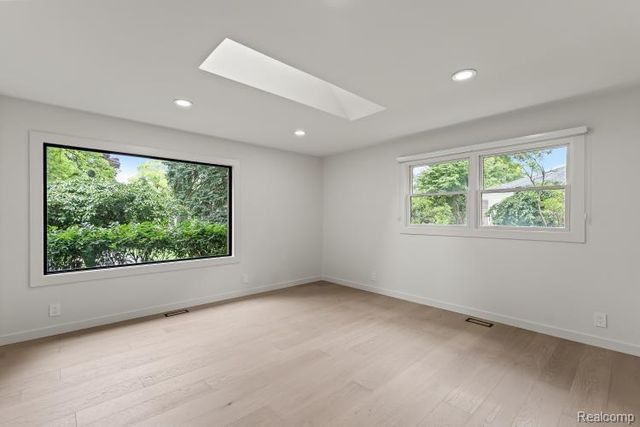 4154 Nearbrook Road, Bloomfield Hills, MI 48302