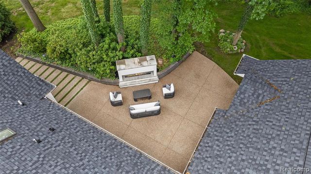 4154 Nearbrook Road, Bloomfield Hills, MI 48302
