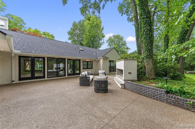 4154 Nearbrook Road, Bloomfield Hills, MI 48302