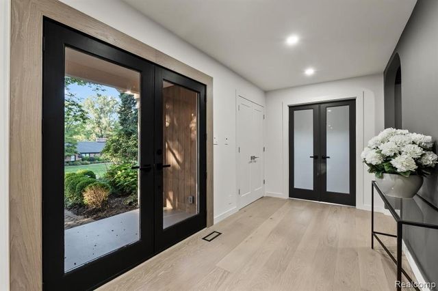4154 Nearbrook Road, Bloomfield Hills, MI 48302