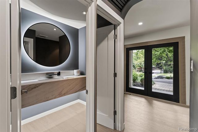 4154 Nearbrook Road, Bloomfield Hills, MI 48302