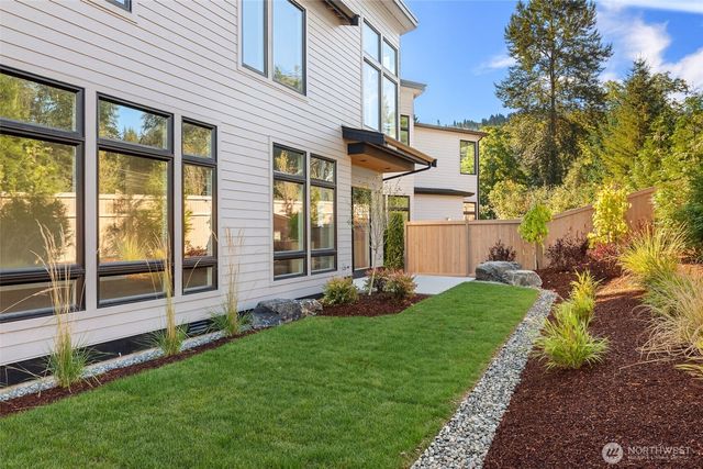 21013 SE 80th Street, Issaquah, WA 98027