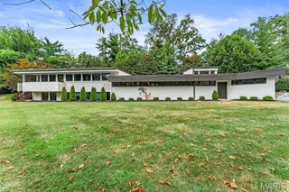 7 Balcon Estate, Creve Coeur, MO 63141