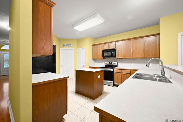 26229 Avoyelles Ave, Denham Springs, LA 70726