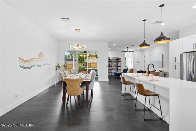 804 17TH Avenue N, Jacksonville Beach, FL 32250