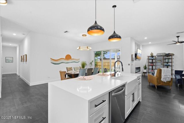 804 17TH Avenue N, Jacksonville Beach, FL 32250